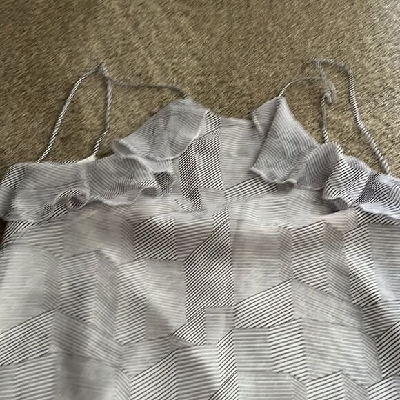 BCBGeneration pretty flowy pattern cami dress size S - Picture 3 of 6